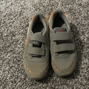 Puma Kids Sneakers in Gray and Orange